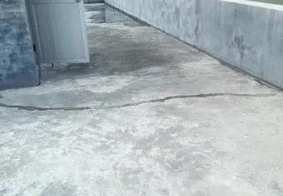 汉阳楼顶漏水维修公司分享下如何解决卫生间隐蔽部位漏水的问题?